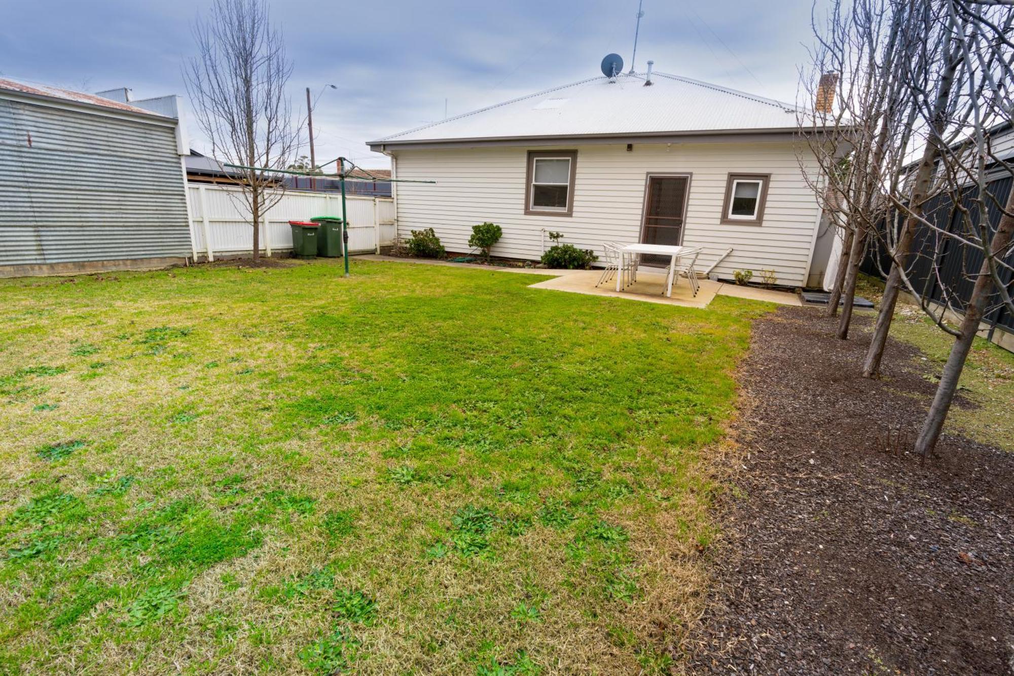 Sovereign Park Motor Inn Ballarat Exterior photo