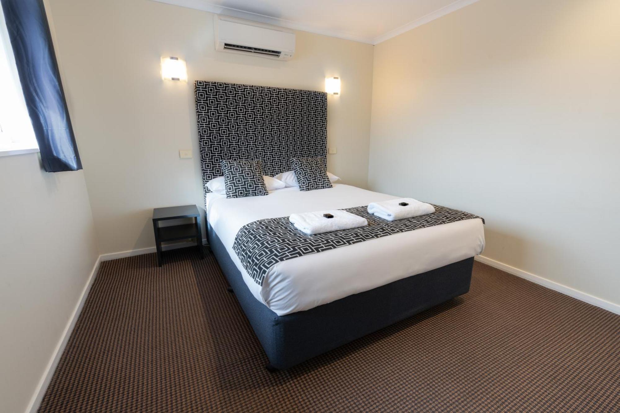 Sovereign Park Motor Inn Ballarat Exterior photo